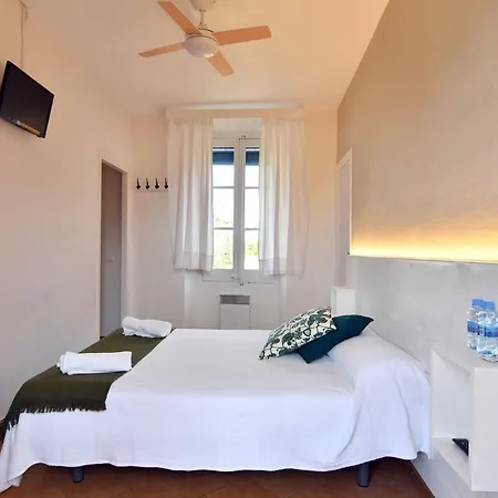 Hostal L'Estrella-2