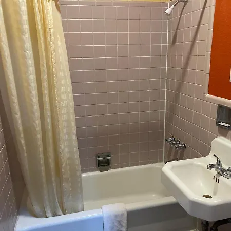 Kenwood Court Motel-3