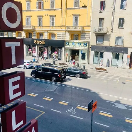 Hotel Aurora-3