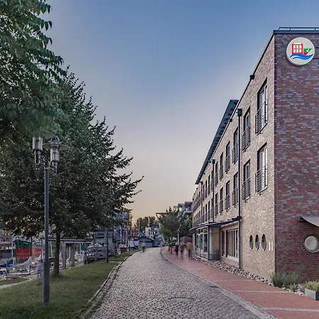 Hotel Stadthafen Stade-2