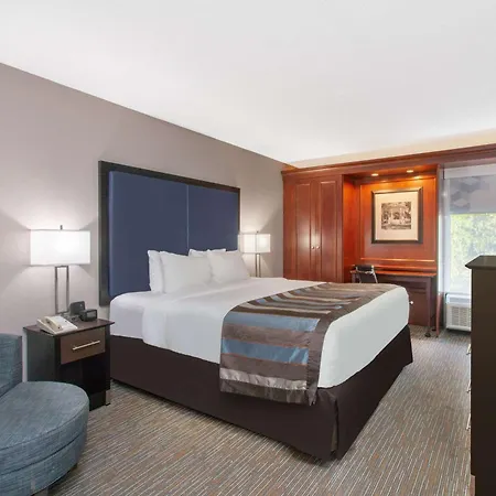 Wingate By Wyndham Charleston Coliseum-2