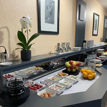 Confort Hôtel-2