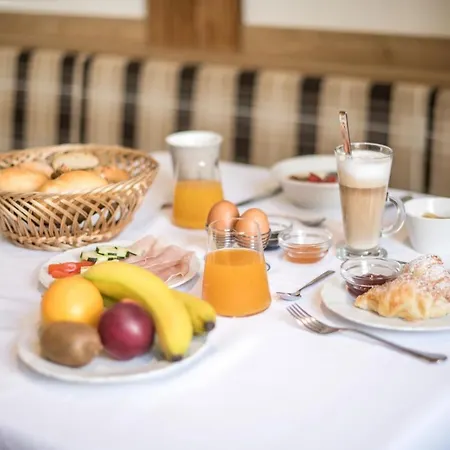 Alpin Hotel Gudrun-3