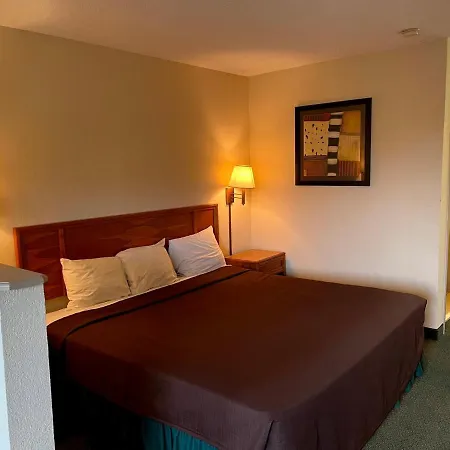 Travelers Inn & Suites-3