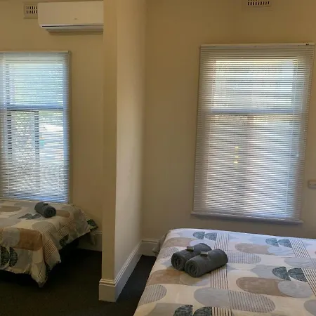 Donnybrook Hotel Wa-3