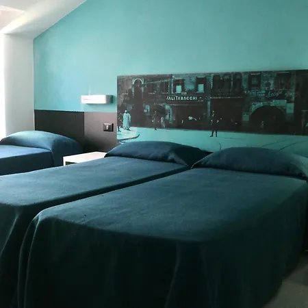 Hotel Mondial-2