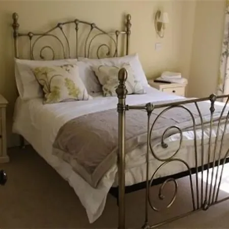 The Saracens Head Hotel-2
