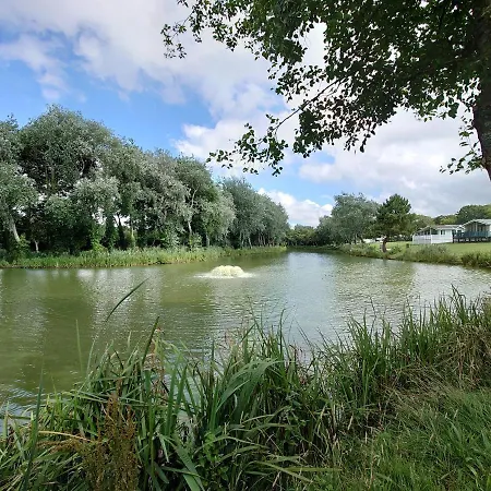 Lakeside Caravan White Acres Holiday Park Newquay Sleeps 6-2