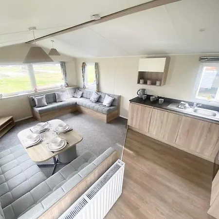 Cw77 St Osyth Beach Holiday Park-2