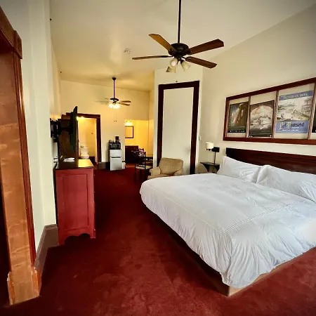 The Monarch Hotel-3