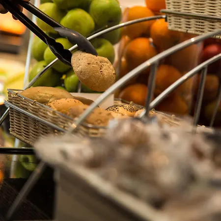 Holiday Inn Express London Stratford By Ihg-3