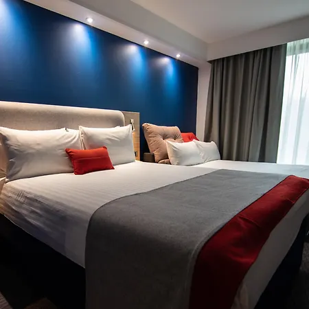 Holiday Inn Express London Stansted Airport By Ihg-2