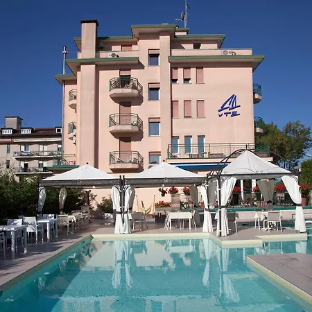 Ute Hotel-2