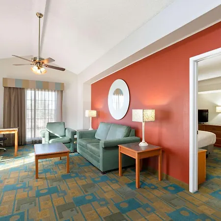 La Quinta Inn By Wyndham Phoenix Sky Harbor Airport-2