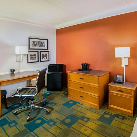 La Quinta Inn By Wyndham Colorado Springs Garden Of The Gods-3
