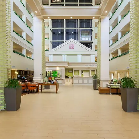 Hilton Garden Inn Dallas/Market Center-3