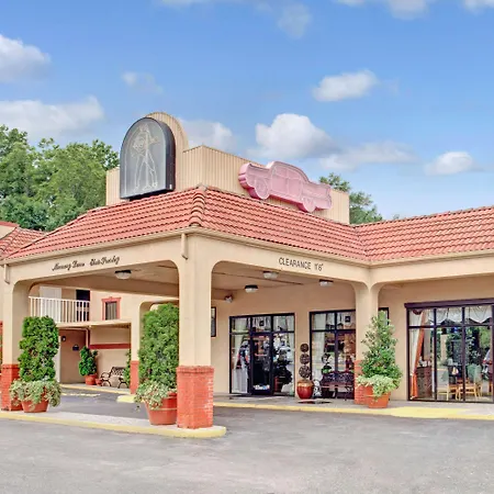Days Inn By Wyndham Memphis At Graceland-2