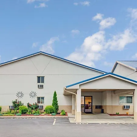 Super 8 By Wyndham Indianapolis Emerson-2