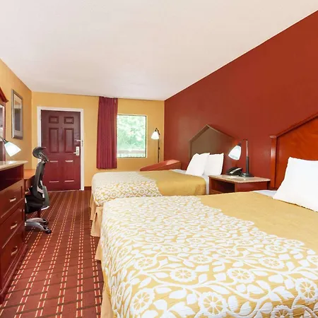 Days Inn By Wyndham Columbia-3