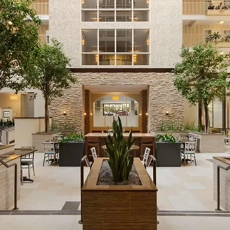 Embassy Suites By Hilton Dallas Market Center-2