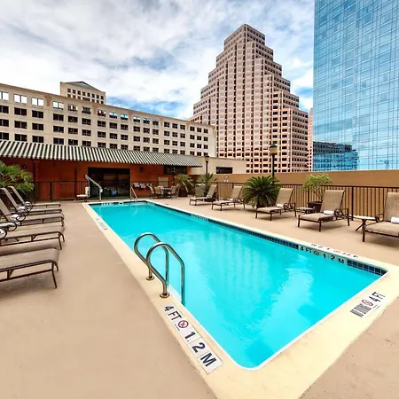Hampton Inn & Suites Austin - Downtown-3