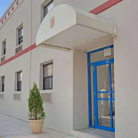 Super 8 By Wyndham Long Island City Lga Hotel-2