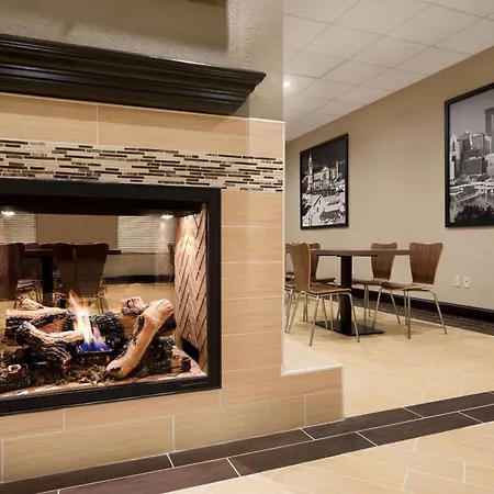 Super 8 By Wyndham Hershey Chocolate Avenue-3