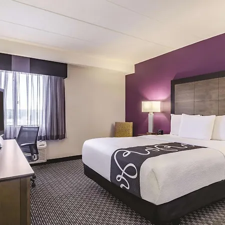 La Quinta By Wyndham Warwick Providence Airport-3