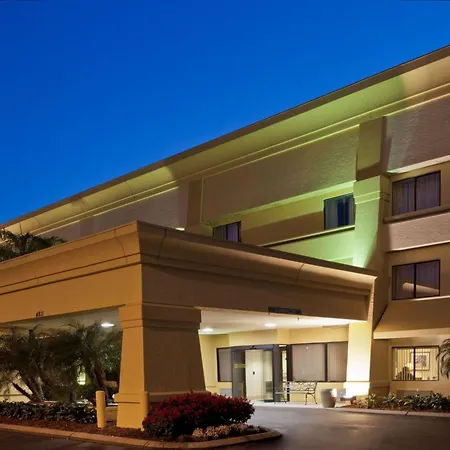 La Quinta By Wyndham Tampa Fairgrounds - Casino-2