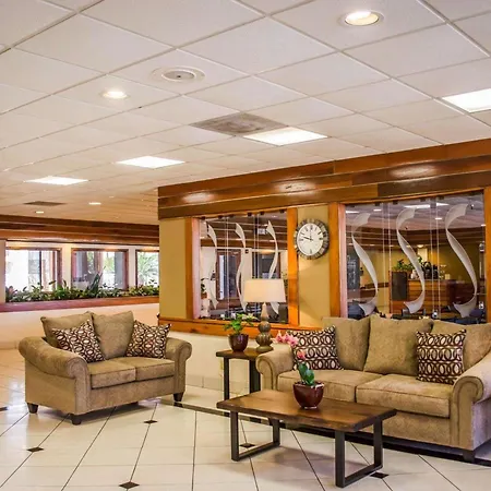 Quality Inn & Suites Pensacola Bayview-3