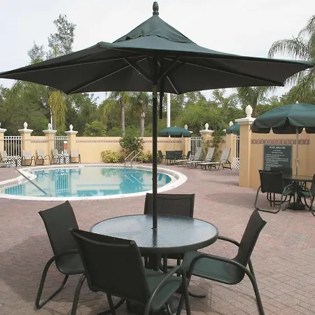 La Quinta By Wyndham Naples Downtown-2