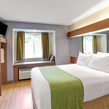 Microtel Inn & Suites By Wyndham Cherokee-2