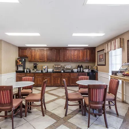 Baymont By Wyndham Hickory-2