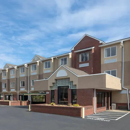 Microtel Inn By Wyndham Lake Norman-2
