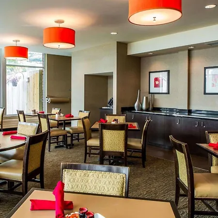 Cambria Hotel Traverse City-3