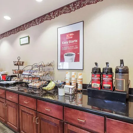Econo Lodge Inn & Suites Marianna South-3