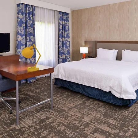 Hampton Inn & Suites Wilmington-2