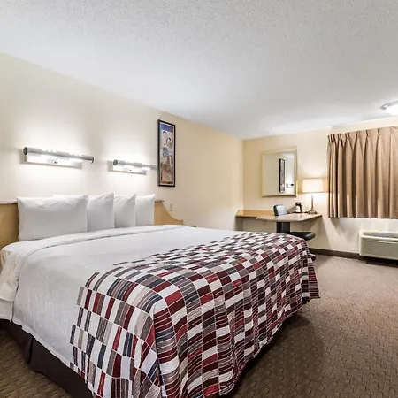 Red Roof Inn Cleveland Airport - Middleburg Heights-3