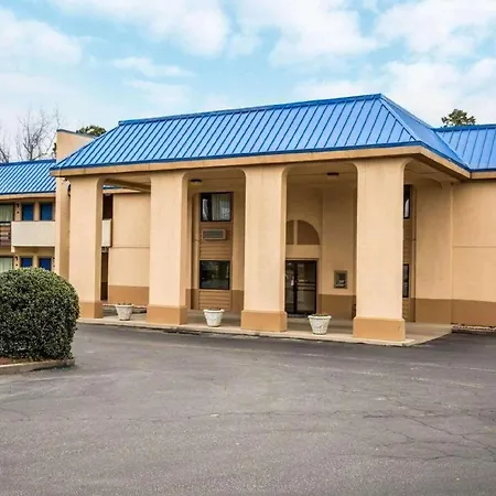 Rodeway Inn & Suites Plymouth Hwy 64-3