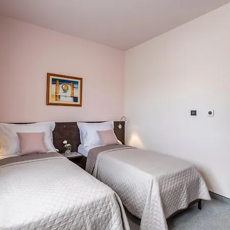 Hotel As-2