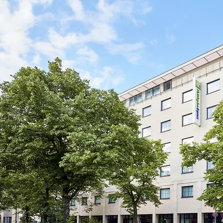 Holiday Inn Express Berlin City Centre By Ihg-3