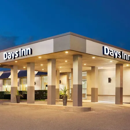Days Inn By Wyndham London-3