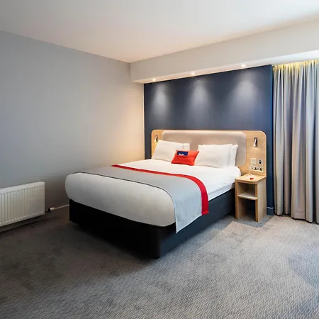 Holiday Inn Express Belfast City By Ihg-3