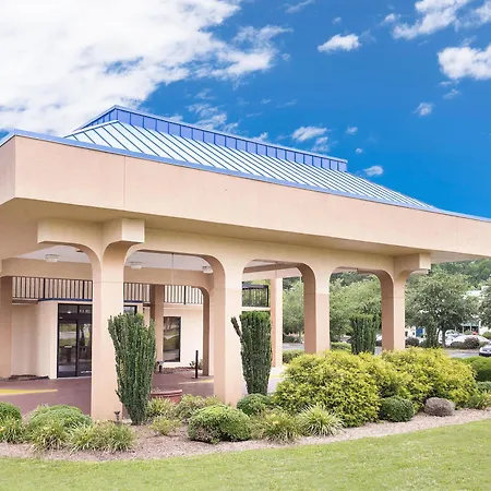 Baymont By Wyndham Greenville-2
