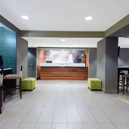 La Quinta By Wyndham Erie-2