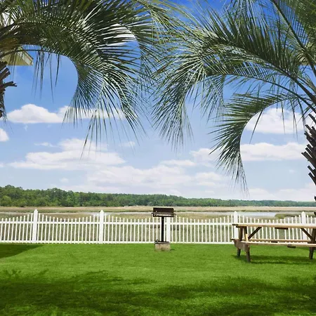 Howard Johnson By Wyndham Beaufort/Parris Island-2