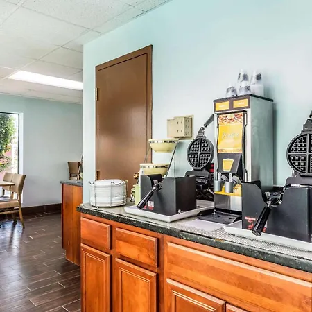 Quality Suites Paducah I-24-2