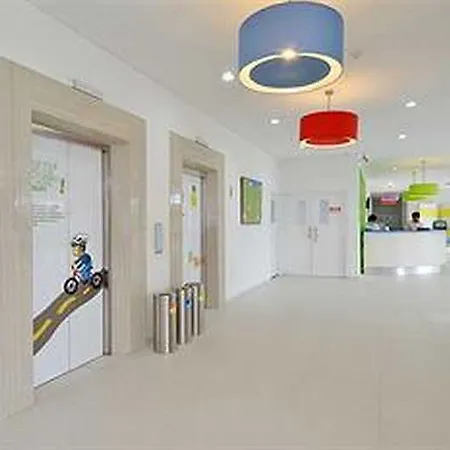 Treepark Hotel Jakarta Airport-2
