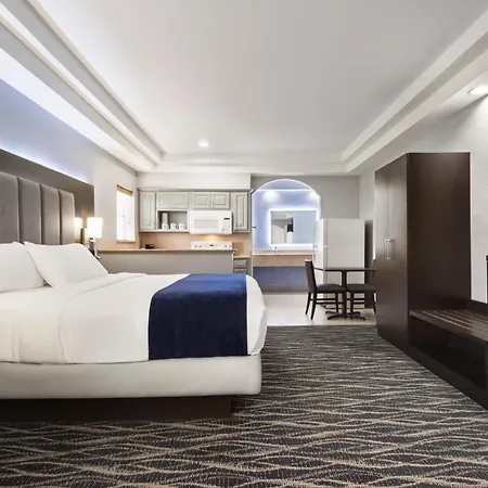 Days Inn & Suites By Wyndham Houston Hobby Airport-2