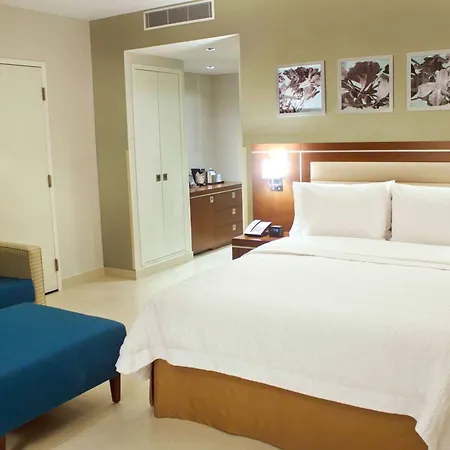 Hampton Inn By Hilton Merida-3